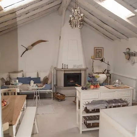 Casa Leandra Con Jacuzzi Будинок відпочинку
